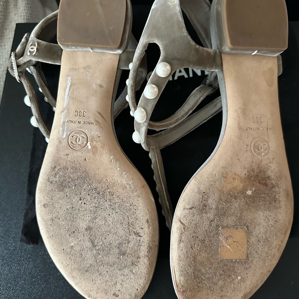 Chanel Velvet and Pearl Sandals, size 38/8 US - Picture 3 of 4